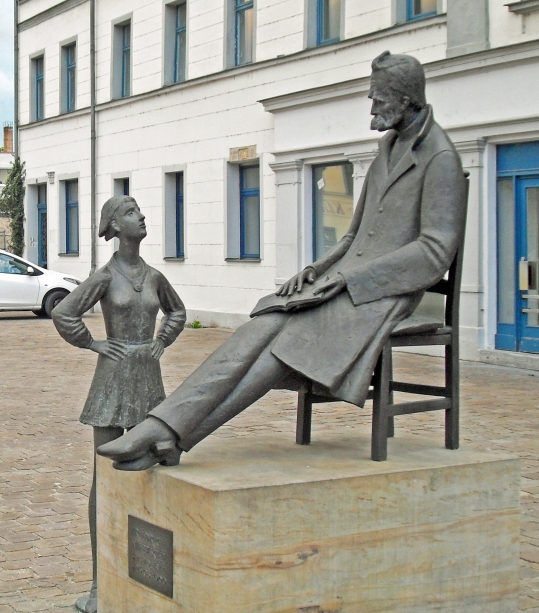 Nietzsche-Denkmal_Naumburg_2013